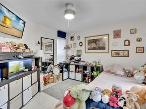 880 Garnet Cir, Weston FL 33326