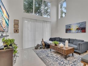 880 Garnet Cir, Weston FL 33326