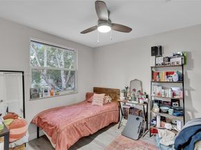 880 Garnet Cir, Weston FL 33326