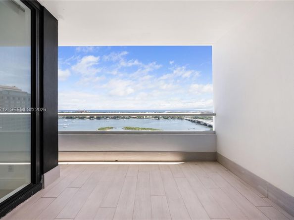 529 S Flagler Dr 19G, West Palm Beach FL 33401