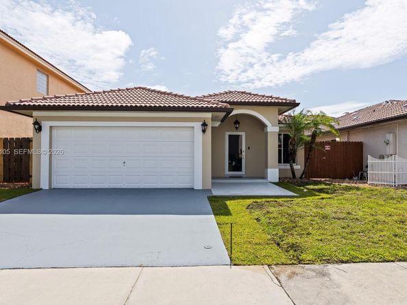 21505 SW 89th Path, Cutler Bay FL 33189