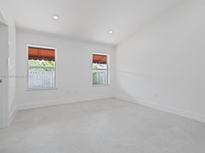 21505 SW 89th Path, Cutler Bay FL 33189