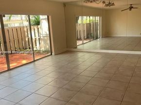 879 NW 81st Way 4, Plantation FL 33324