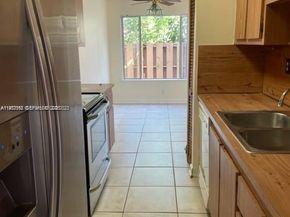 879 NW 81st Way 4, Plantation FL 33324