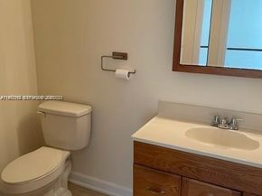 879 NW 81st Way 4, Plantation FL 33324