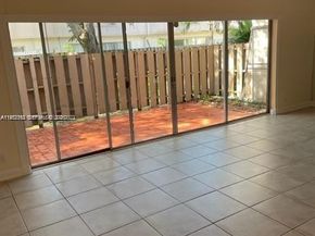 879 NW 81st Way 4, Plantation FL 33324