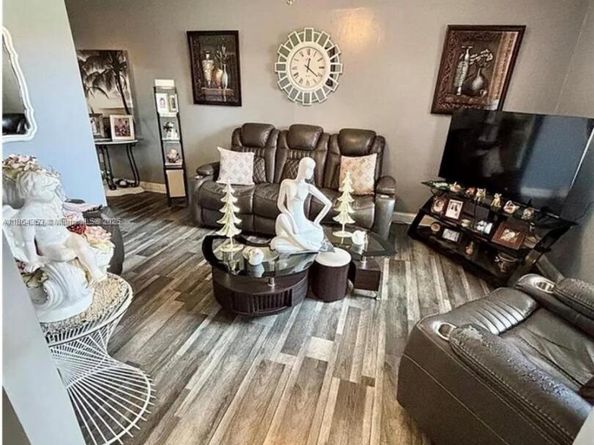 1041 NW 33rd Ave, Miami FL 33125