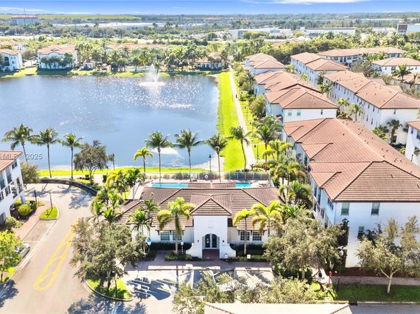 2549 SW 118th Way 302, Miramar FL 33025