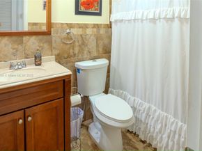 122 NE 204th St 3, Miami Gardens FL 33179