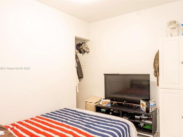 122 NE 204th St 3, Miami Gardens FL 33179