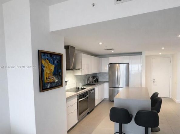 1600 NE 1st Ave 1714, Miami FL 33132