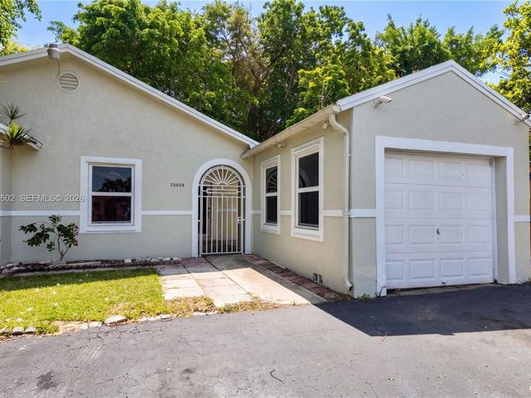 25039 SW 127th Pl, Homestead FL 33032