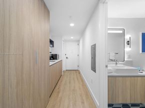 601 NE 1st Ave 1920, Miami FL 33132