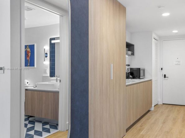 601 NE 1st Ave 1920, Miami FL 33132