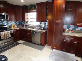 18813 NW 32nd Ave, Miami Gardens FL 33056