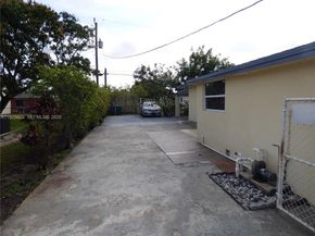 18813 NW 32nd Ave, Miami Gardens FL 33056