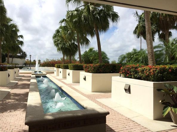 1000 W Island Blvd 2407, Aventura FL 33160