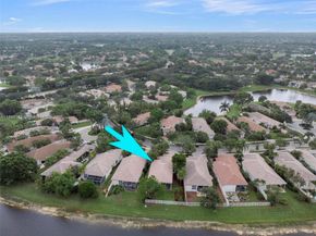 2553 Bay Pointe Dr, Weston FL 33327