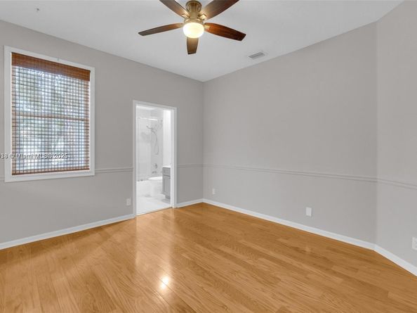 2553 Bay Pointe Dr, Weston FL 33327