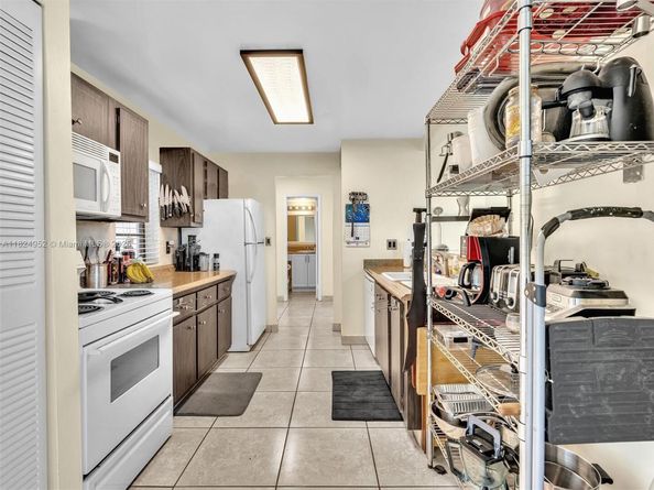 3100 N Pine Island Rd 301, Sunrise FL 33351