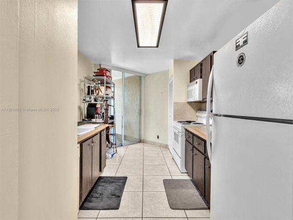 3100 N Pine Island Rd 301, Sunrise FL 33351
