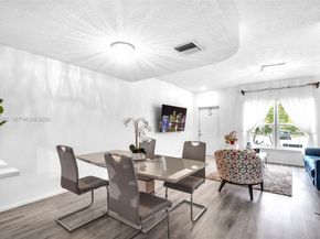 9925 NW 57th Mnr, Coral Springs FL 33076