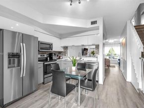 9925 NW 57th Mnr, Coral Springs FL 33076