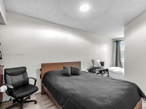 9925 NW 57th Mnr, Coral Springs FL 33076