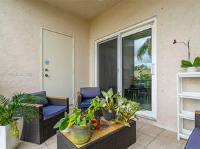 9925 NW 57th Mnr, Coral Springs FL 33076