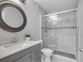 9925 NW 57th Mnr, Coral Springs FL 33076