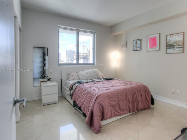 601 NE 36th St 710, Miami FL 33137