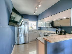 601 NE 36th St 710, Miami FL 33137