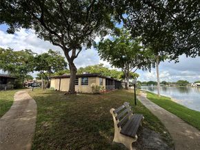 316 Briarwood Cir 417, Hollywood FL 33024