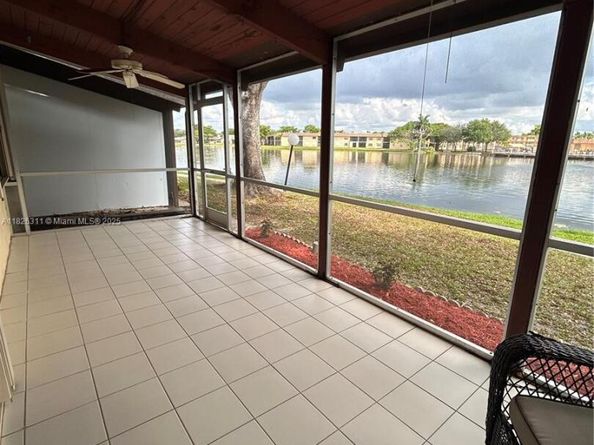 316 Briarwood Cir 417, Hollywood FL 33024