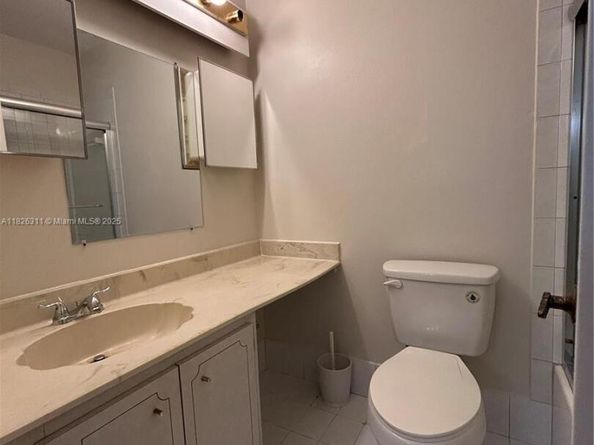 316 Briarwood Cir 417, Hollywood FL 33024