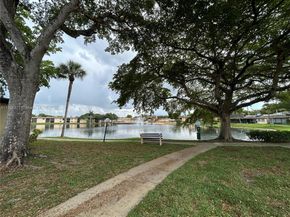 316 Briarwood Cir 417, Hollywood FL 33024