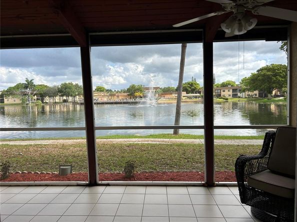 316 Briarwood Cir 417, Hollywood FL 33024