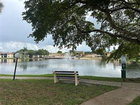 316 Briarwood Cir 417, Hollywood FL 33024