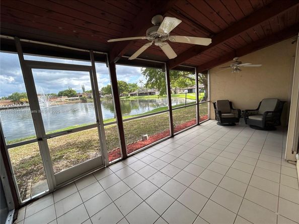 316 Briarwood Cir 417, Hollywood FL 33024