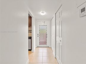 9460 Sunrise Lakes Blvd 309, Sunrise FL 33322