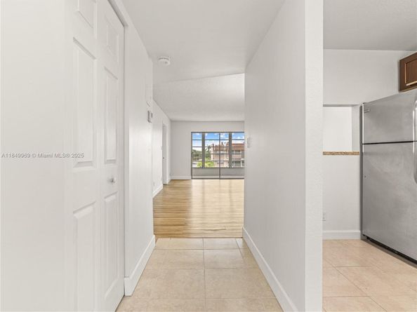 9460 Sunrise Lakes Blvd 309, Sunrise FL 33322