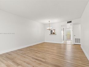 9460 Sunrise Lakes Blvd 309, Sunrise FL 33322