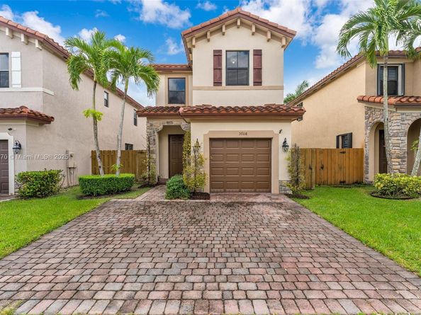 3708 NE 1st St, Homestead FL 33033