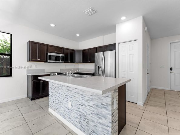 3708 NE 1st St, Homestead FL 33033