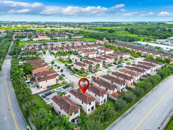 3708 NE 1st St, Homestead FL 33033