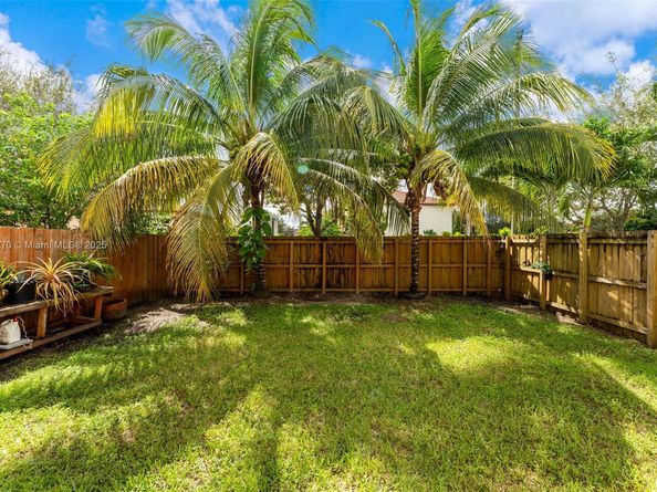 3708 NE 1st St, Homestead FL 33033