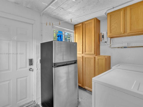 1285 NE 103rd St, Miami Shores FL 33138