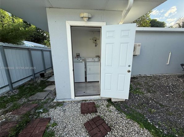 501 S 61st Ter, Hollywood FL 33023