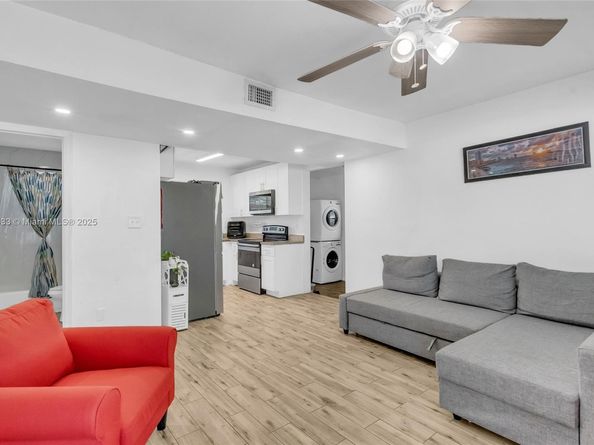 2930 NW 90th St, Miami FL 33147
