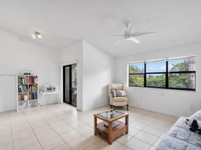 610 S Park Rd 351, Hollywood FL 33021